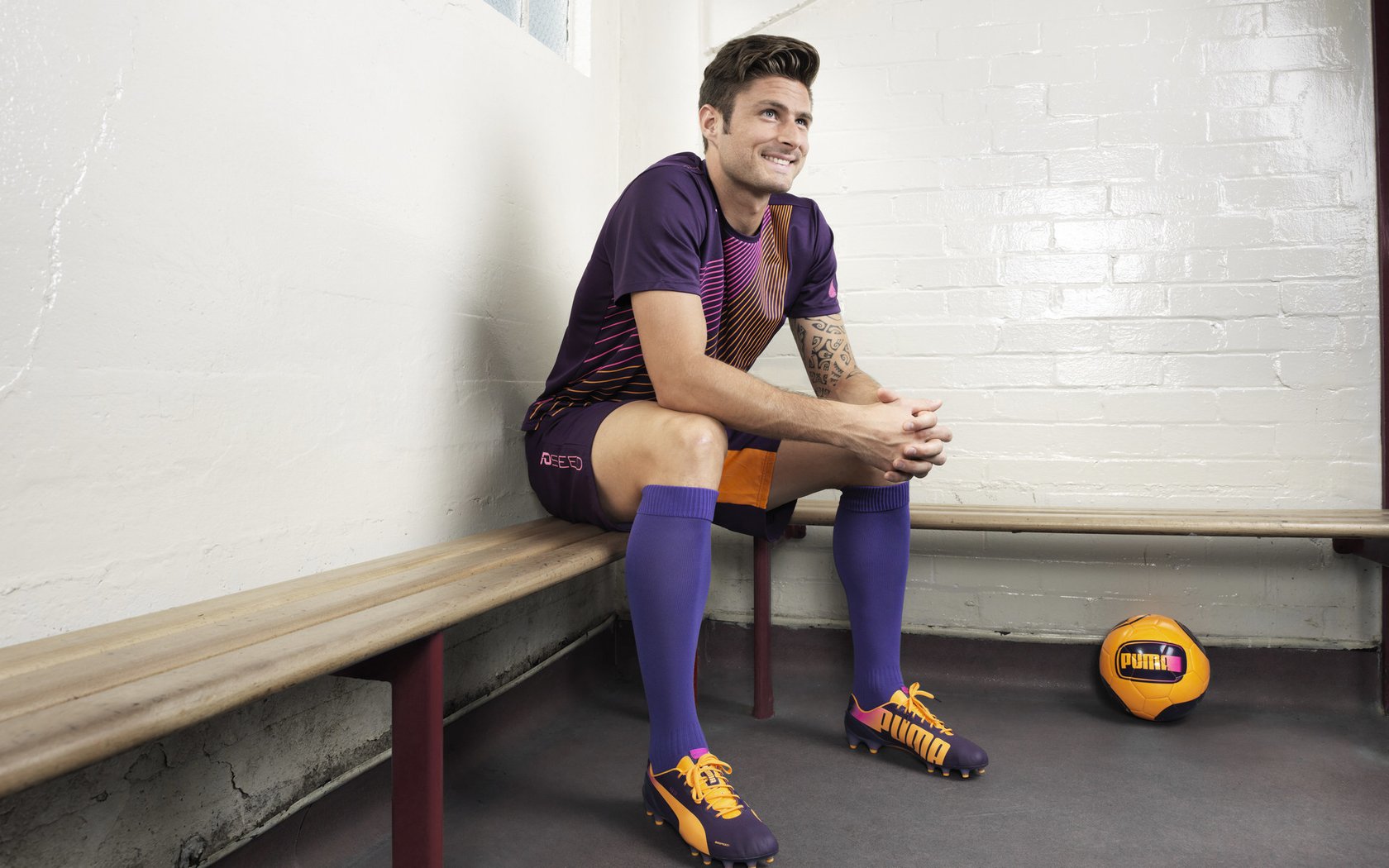 安东尼奥·皮佐拉托在男子举重比赛中获得铜牌，安东尼诺·皮佐拉托